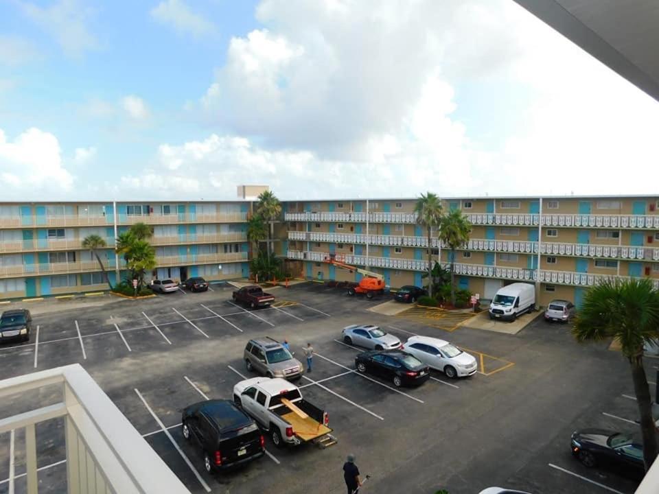 Apartamento Ocean Breeze - Direct Ocean Front-Pool Is Open Daytona Beach Exterior foto