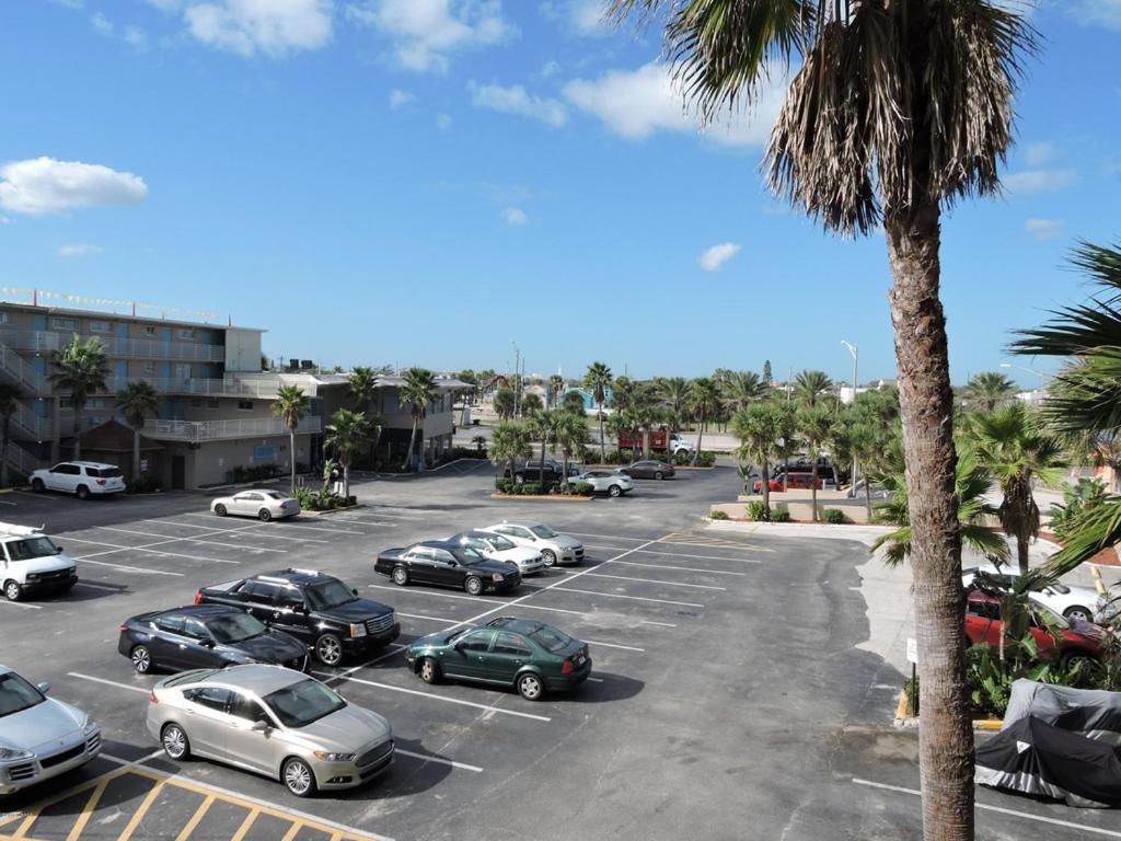 Apartamento Ocean Breeze - Direct Ocean Front-Pool Is Open Daytona Beach Exterior foto