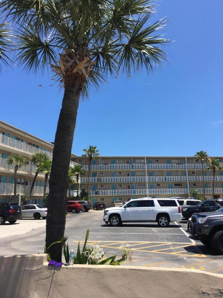 Apartamento Ocean Breeze - Direct Ocean Front-Pool Is Open Daytona Beach Exterior foto