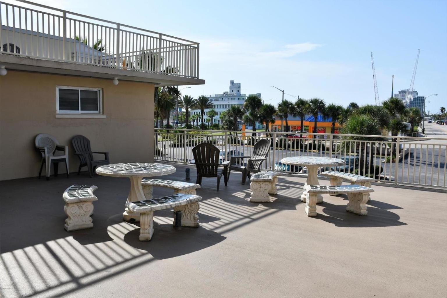 Apartamento Ocean Breeze - Direct Ocean Front-Pool Is Open Daytona Beach Exterior foto