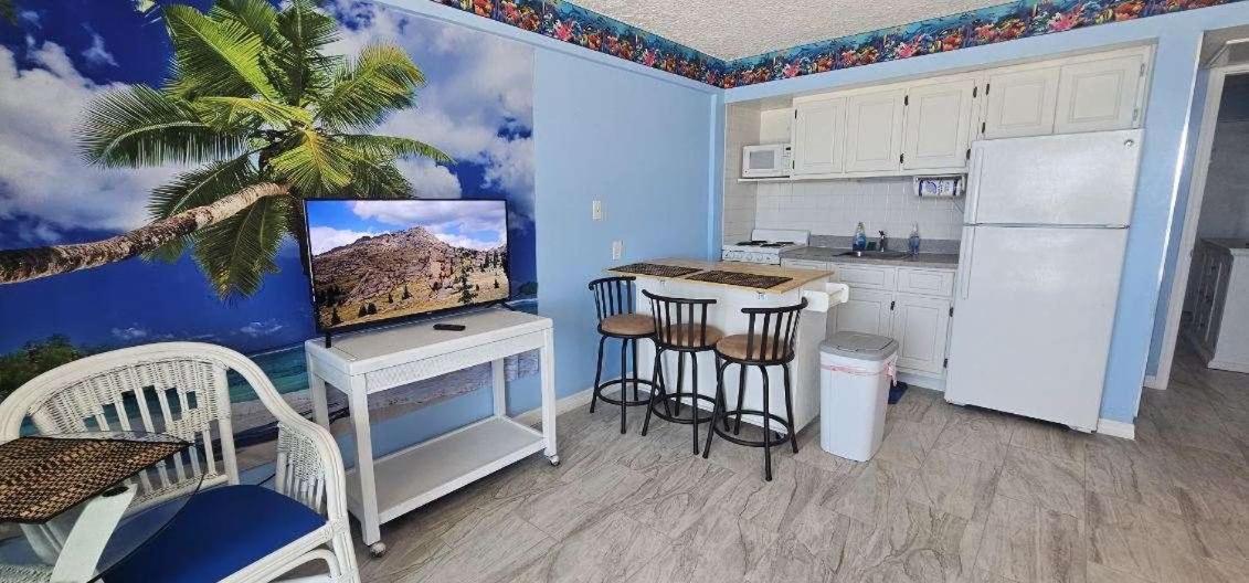 Apartamento Ocean Breeze - Direct Ocean Front-Pool Is Open Daytona Beach Exterior foto