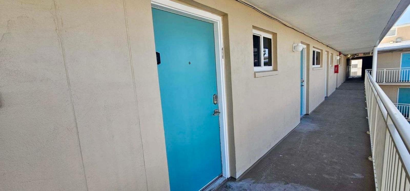 Apartamento Ocean Breeze - Direct Ocean Front-Pool Is Open Daytona Beach Exterior foto