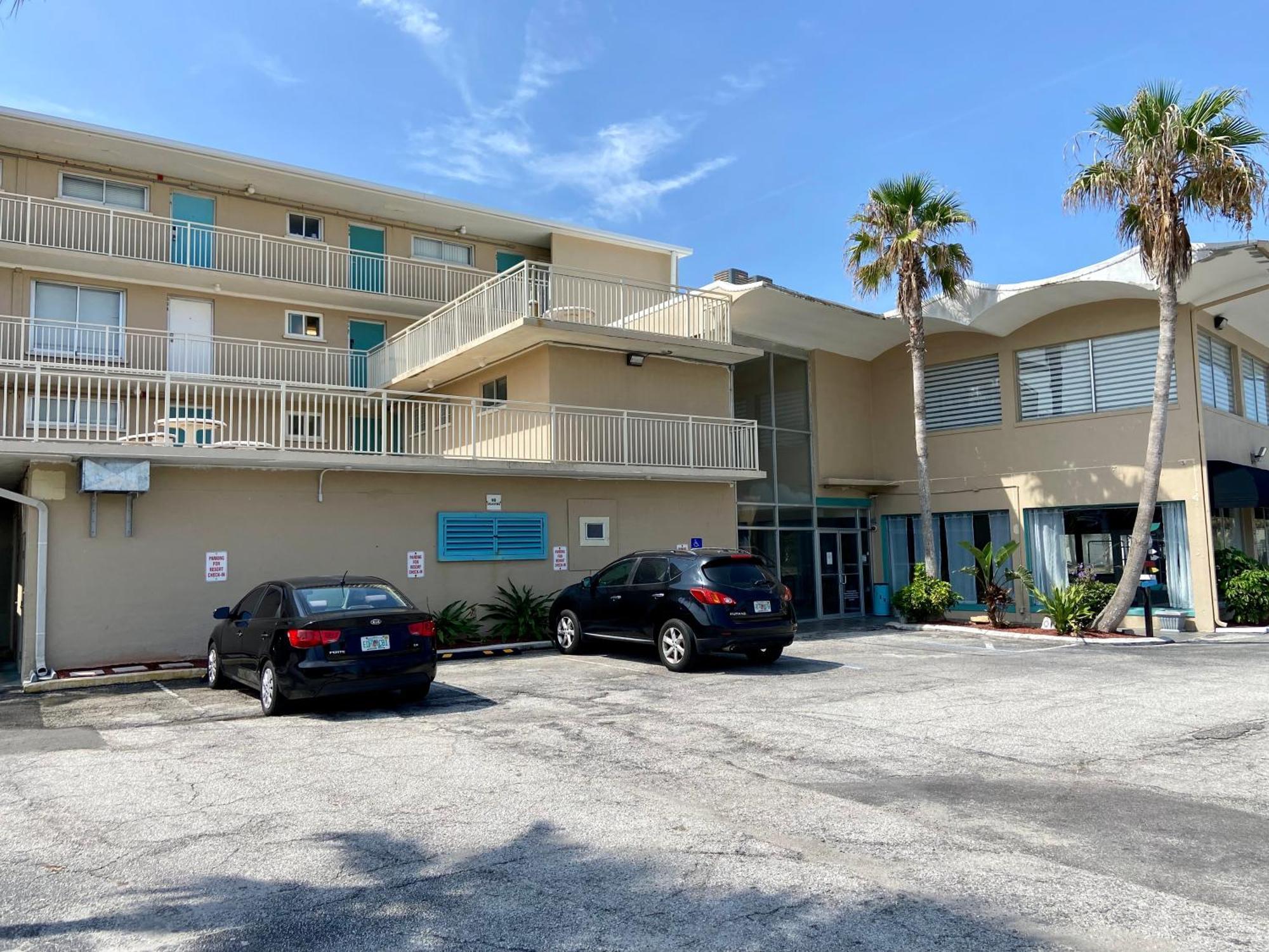 Apartamento Ocean Breeze - Direct Ocean Front-Pool Is Open Daytona Beach Exterior foto